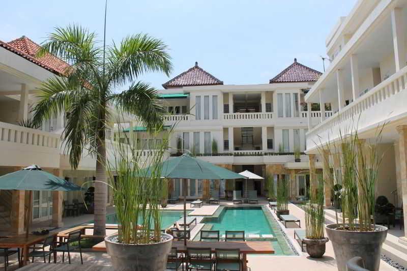 Bali Court Hotel & Apartment Legian Exterior foto